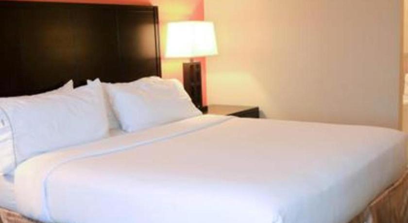 Holiday Inn Express Hotel & Suites Grand Island By Ihg Exterior photo